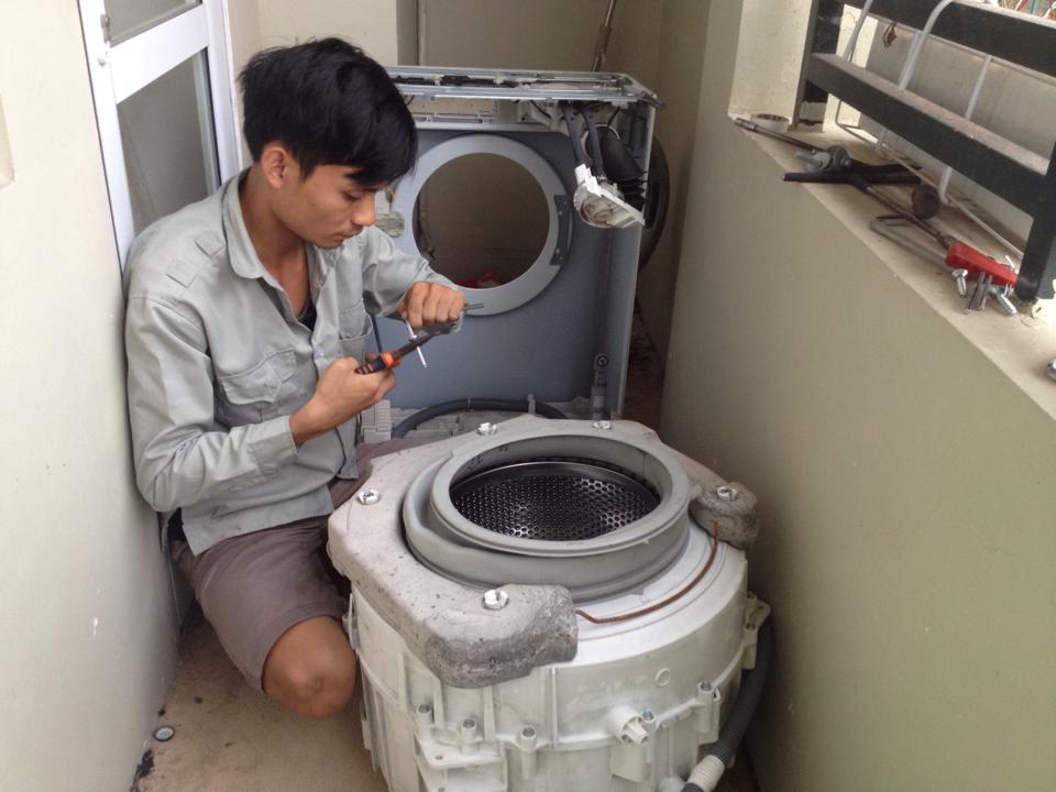 Thợ sửa máy giặt tại nhà ở TP.HCM